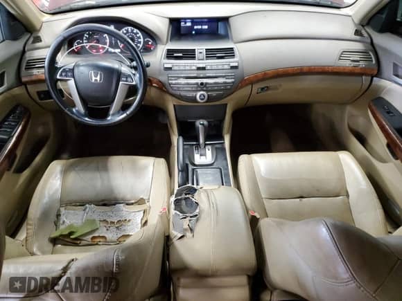 2009 Honda Accord EX-L z VIN JHMCP268X9C011731, wystawiony jako Copart lot #72396384 z przebiegiem 179 863 mil mil oraz Czysty tytuł • Clean title. Historia ofert i sprzedaży dostępna na DreamBid. Obrazek 8.