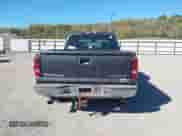 2005 Chevrolet Silverado 1500HD LS с VIN 1GCGK13U75F943195, выставлен на аукционе IAAI как лот 43498069 с пробегом 180 678 миль миль и . История ставок и продаж доступна на DreamBid. Изображение 16.