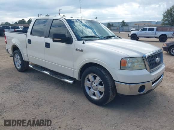 2008 Ford F-150 XLT с VIN 1FTPW12V78FB90092, выставлен на аукционе IAAI как лот 43465581 с пробегом 285 057 миль миль и . История ставок и продаж доступна на DreamBid. Изображение 1.