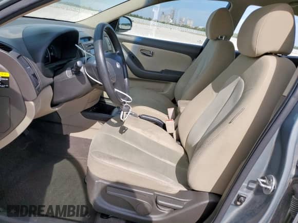 2010 Hyundai Elantra GLS с VIN KMHDU4AD3AU154206, выставлен на аукционе Copart как лот 84574075 с пробегом 205 786 миль миль и Списание • Salvage title. История ставок и продаж доступна на DreamBid. Изображение 7.