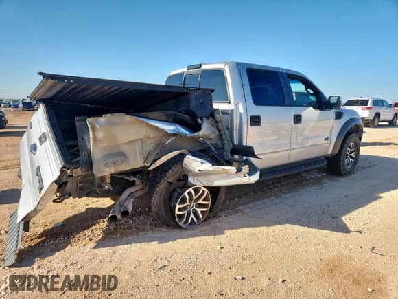 2013 Ford F-150 SVT Raptor z VIN 1FTFW1R60DFA15834, wystawiony jako Copart lot #63498655 z przebiegiem 302 745 mil mil oraz Szkoda całkowita • Salvage title. Historia ofert i sprzedaży dostępna na DreamBid. Obrazek 3.