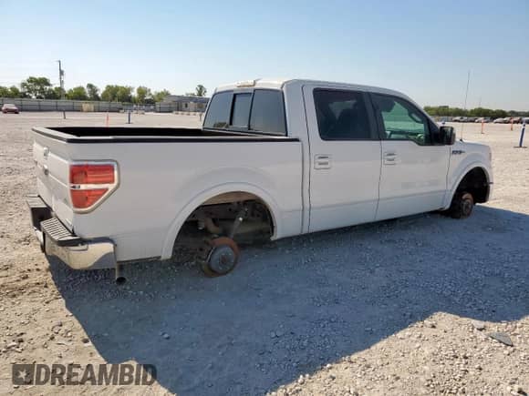 2013 Ford F-150 XLT with VIN 1FTFW1CF7DFB37146, listed as a Copart auction lot 84429445 with 213,963 mi miles and Salvage title. Bid and sale history available at DreamBid. Image 3.