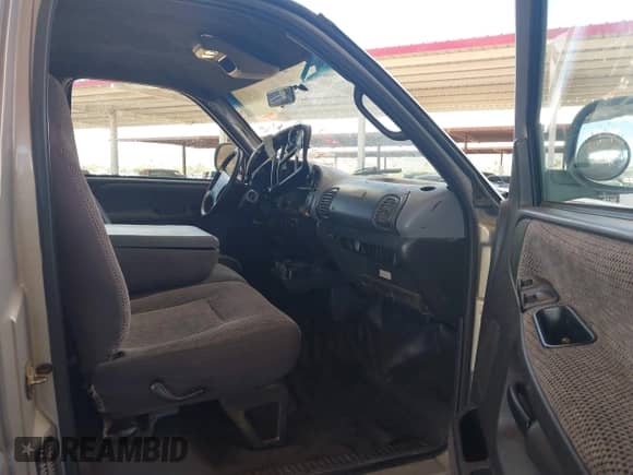 1998 Dodge 1500 с VIN 3B7HC16Z3WM266866, выставлен на аукционе IAAI как лот 43207660 с пробегом Не указан миль и . История ставок и продаж доступна на DreamBid. Изображение 5.