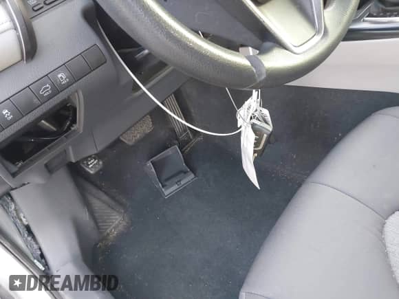 2020 Toyota Camry LE z VIN 4T1C11AK2LU354305, wystawiony jako IAAI lot #43511081 z przebiegiem 125 215 mil mil oraz . Historia ofert i sprzedaży dostępna na DreamBid. Obrazek 11.