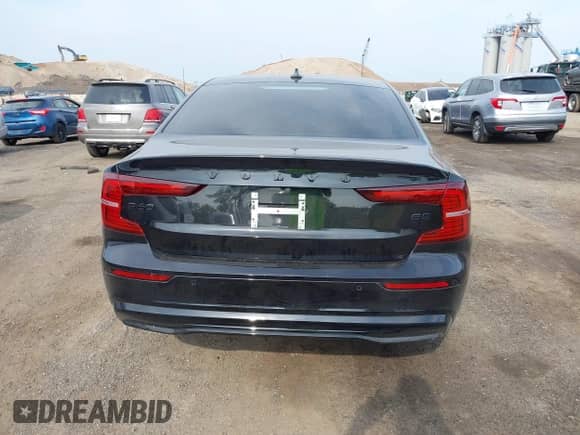 2024 Volvo S60 Plus Black Edition z VIN 7JRL12FH7RG300837, wystawiony jako IAAI lot #42419110 z przebiegiem 9 765 mil mil oraz . Historia ofert i sprzedaży dostępna na DreamBid. Obrazek 16.