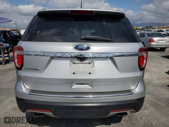 2019 Ford Explorer Limited z VIN 1FM5K7F83KGB11671, wystawiony jako Copart lot #72086205 z przebiegiem Nie podano mil oraz Szkoda całkowita • Salvage title. Historia ofert i sprzedaży dostępna na DreamBid. Obrazek 6.