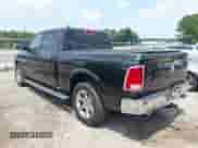 2016 Ram 1500 Laramie z VIN 1C6RR7VT0GS315900, wystawiony jako IAAI lot #42562821 z przebiegiem 211 187 mil mil oraz . Historia ofert i sprzedaży dostępna na DreamBid. Obrazek 3.