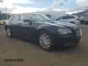 2014 Chrysler 300 z VIN 2C3CCARG6EH384559, wystawiony jako Copart lot #84008355 z przebiegiem 293 395 mil mil oraz Szkoda całkowita • Salvage title. Historia ofert i sprzedaży dostępna na DreamBid. Obrazek 4.