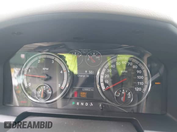 2010 Dodge 2500 SLT z VIN 3D7UT2CL9AG130789, wystawiony jako IAAI lot #42358839 z przebiegiem 128 802 mil mil oraz . Historia ofert i sprzedaży dostępna na DreamBid. Obrazek 7.