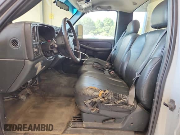 2000 Chevrolet Silverado 1500 с VIN 1GCEC14W3YE331252, выставлен на аукционе Copart как лот 66261715 с пробегом 128 454 миль миль и Списание • Salvage title. История ставок и продаж доступна на DreamBid. Изображение 7.