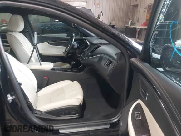 2018 Chevrolet Impala Premier z VIN 2G1125S36J9133638, wystawiony jako IAAI lot #43015532 z przebiegiem 81 221 mil mil oraz . Historia ofert i sprzedaży dostępna na DreamBid. Obrazek 5.