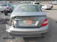 2011 Mercedes-Benz C 300 Sport z VIN WDDGF8BB8BR142823, wystawiony jako IAAI lot #43254470 z przebiegiem 88 458 mil mil oraz . Historia ofert i sprzedaży dostępna na DreamBid. Obrazek 16.