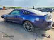 2010 Ford Mustang V6 z VIN 1ZVBP8AN5A5180414, wystawiony jako Copart lot #81702005 z przebiegiem 82 405 mil mil oraz Szkoda całkowita • Salvage title. Historia ofert i sprzedaży dostępna na DreamBid. Obrazek 2.