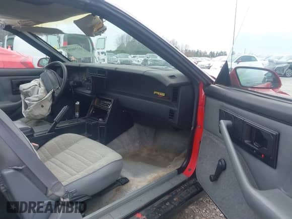 1992 Chevrolet Camaro RS z VIN 1G1FP23E7NL128405, wystawiony jako IAAI lot #41730192 z przebiegiem 254 780 mil mil oraz . Historia ofert i sprzedaży dostępna na DreamBid. Obrazek 5.