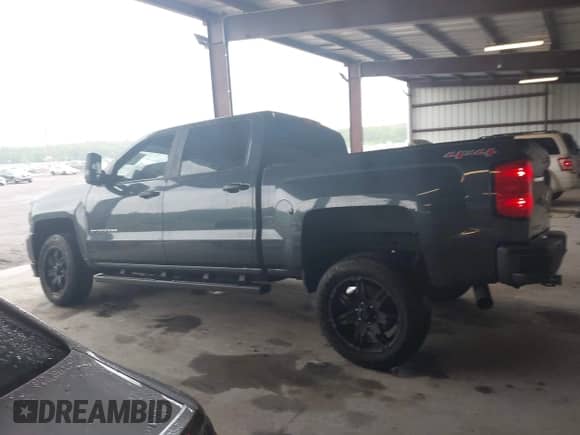 2017 Chevrolet Silverado 1500 LS z VIN 3GCUKNEC4HG390782, wystawiony jako IAAI lot #42229362 z przebiegiem 108 327 mil mil oraz . Historia ofert i sprzedaży dostępna na DreamBid. Obrazek 14.