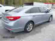 2015 Hyundai Sonata SE с VIN 5NPE24AF1FH070855, выставлен на аукционе IAAI как лот 43401764 с пробегом 150 569 миль миль и . История ставок и продаж доступна на DreamBid. Изображение 4.