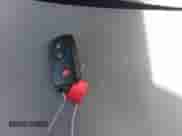 2015 Toyota Prius Two z VIN JTDZN3EU0FJ024050, wystawiony jako IAAI lot #42839738 z przebiegiem 153 906 mil mil oraz . Historia ofert i sprzedaży dostępna na DreamBid. Obrazek 11.