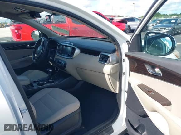 2019 Kia Sorento LX with VIN 5XYPG4A56KG475936, listed as a IAAI auction lot 42774927 with 165,286 mi miles and . Bid and sale history available at DreamBid. Image 5.