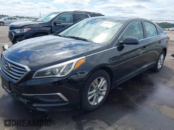 2017 Hyundai Sonata SE z VIN 5NPE24AF8HH566304, wystawiony jako IAAI lot #43064721 z przebiegiem 116 974 mil mil oraz . Historia ofert i sprzedaży dostępna na DreamBid. Obrazek 18.