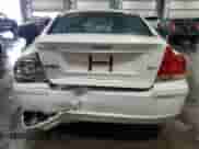 2006 Volvo S60 2.5L Turbo с VIN YV1RS592362557172, выставлен на аукционе Copart как лот 68112405 с пробегом 142 387 миль миль и Списание • Salvage title. История ставок и продаж доступна на DreamBid. Изображение 6.