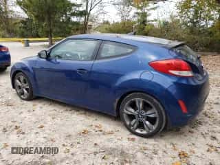 2016 Hyundai Veloster z VIN KMHTC6AD6GU302528, wystawiony jako Copart lot #82413955 z przebiegiem 119 865 mil mil oraz Czysty tytuł • Clean title. Historia ofert i sprzedaży dostępna na DreamBid. Obrazek 2.