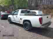 2005 Chevrolet Colorado Z85 z VIN 1GCCS148058234810, wystawiony jako IAAI lot #42232316 z przebiegiem 174 299 mil mil oraz . Historia ofert i sprzedaży dostępna na DreamBid. Obrazek 3.