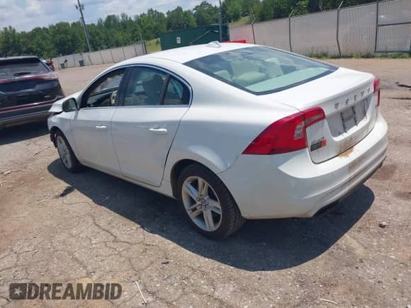 2015 Volvo S60 T5 Drive-E Premier with VIN YV140MFK3F1362760, listed as a IAAI auction lot 42834933 with 158,228 mi miles and . Bid and sale history available at DreamBid. Image 3.