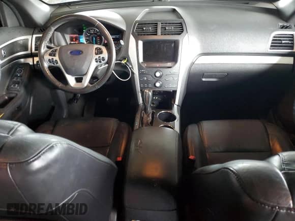 2012 Ford Explorer XLT z VIN 1FMHK7D84CGA09023, wystawiony jako Copart lot #82465245 z przebiegiem 145 391 mil mil oraz Szkoda całkowita • Salvage title. Historia ofert i sprzedaży dostępna na DreamBid. Obrazek 8.