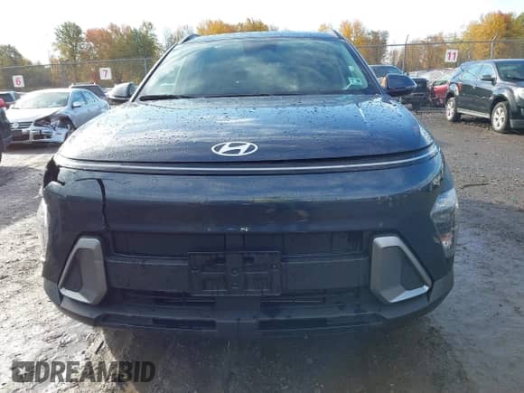 2025 Hyundai Kona SEL с VIN KM8HBCAB6SU308201, выставлен на аукционе IAAI как лот 43512824 с пробегом 7 160 миль миль и . История ставок и продаж доступна на DreamBid. Изображение 12.