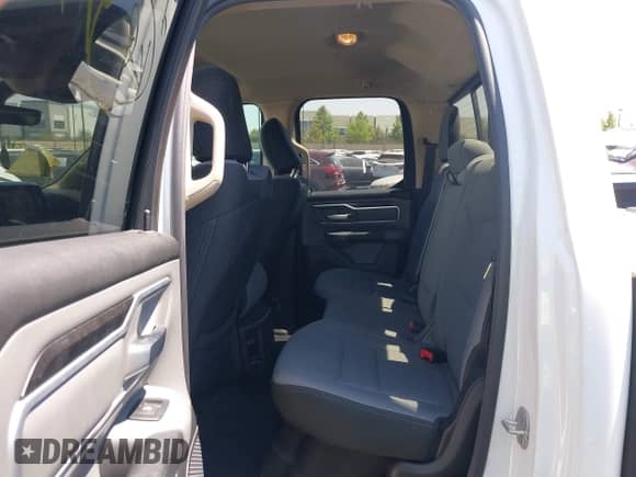 2020 Ram 1500 Big Horn z VIN 1C6RREBT9LN337900, wystawiony jako IAAI lot #42630862 z przebiegiem 207 574 mil mil oraz . Historia ofert i sprzedaży dostępna na DreamBid. Obrazek 8.