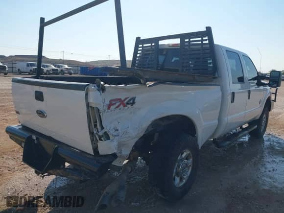 2014 Ford F-250 XL z VIN 1FT7W2BT7EEA64580, wystawiony jako IAAI lot #43235610 z przebiegiem 240 085 mil mil oraz . Historia ofert i sprzedaży dostępna na DreamBid. Obrazek 6.