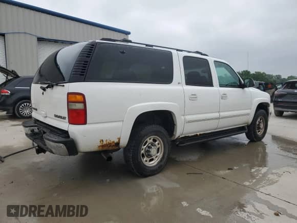 2003 Chevrolet Suburban LT с VIN 3GNGK26U33G176613, выставлен на аукционе Copart как лот 59850095 с пробегом 277 245 миль миль и Списание • Salvage title. История ставок и продаж доступна на DreamBid. Изображение 3.
