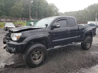 2015 Toyota Tacoma with VIN 5TFUU4EN3FX142375, listed as a Copart auction lot 81690545 with 94,403 mi miles and Salvage title. Bid and sale history available at DreamBid. Image 1.