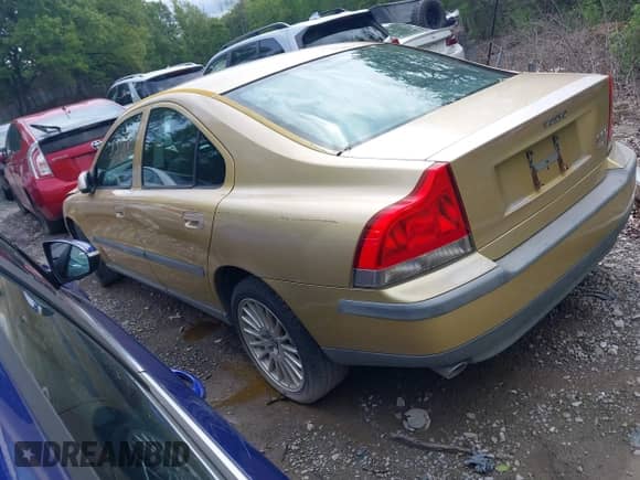 2001 Volvo S60 с VIN YV1RS58D712019070, выставлен на аукционе IAAI как лот 41235253 с пробегом 174 583 миль миль и . История ставок и продаж доступна на DreamBid. Изображение 3.