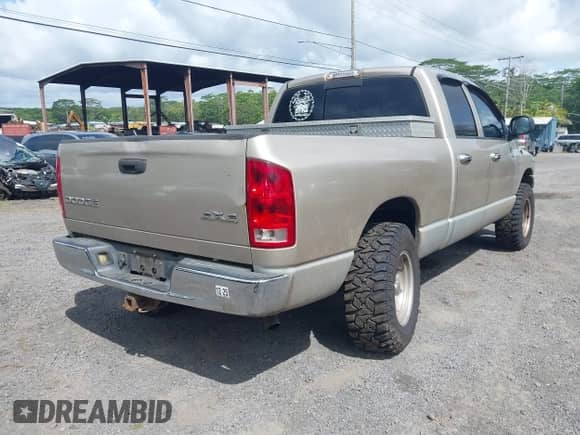 2003 Dodge 1500 ST z VIN 1D7HU18N83J639891, wystawiony jako IAAI lot #42820212 z przebiegiem 164 142 mil mil oraz . Historia ofert i sprzedaży dostępna na DreamBid. Obrazek 4.