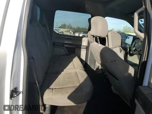 2016 Ford F-150 XLT z VIN 1FTEW1E85GKF28270, wystawiony jako Copart lot #84912875 z przebiegiem 221 513 mil mil oraz Czysty tytuł • Clean title. Historia ofert i sprzedaży dostępna na DreamBid. Obrazek 10.