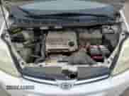 2005 Toyota Sienna XLE z VIN 5TDBA22C45S043463, wystawiony jako Copart lot #81296825 z przebiegiem 220 625 mil mil oraz Czysty tytuł • Clean title. Historia ofert i sprzedaży dostępna na DreamBid. Obrazek 12.