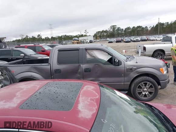 2014 Ford F-150 XL with VIN 1FTFW1CF9EKF88068, listed as a IAAI auction lot 41267682 with 119,281 mi miles and . Bid and sale history available at DreamBid. Image 15.