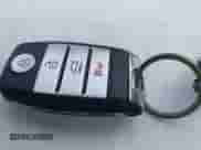 2016 Kia Optima EX z VIN 5XXGU4L3XGG016151, wystawiony jako IAAI lot #43487469 z przebiegiem 63 881 mil mil oraz . Historia ofert i sprzedaży dostępna na DreamBid. Obrazek 11.