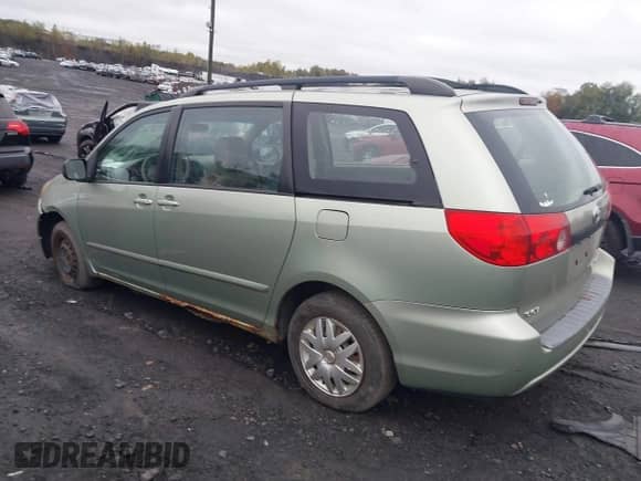 2010 Toyota Sienna CE z VIN 5TDKK4CCXAS303057, wystawiony jako IAAI lot #43411711 z przebiegiem 153 537 mil mil oraz . Historia ofert i sprzedaży dostępna na DreamBid. Obrazek 3.