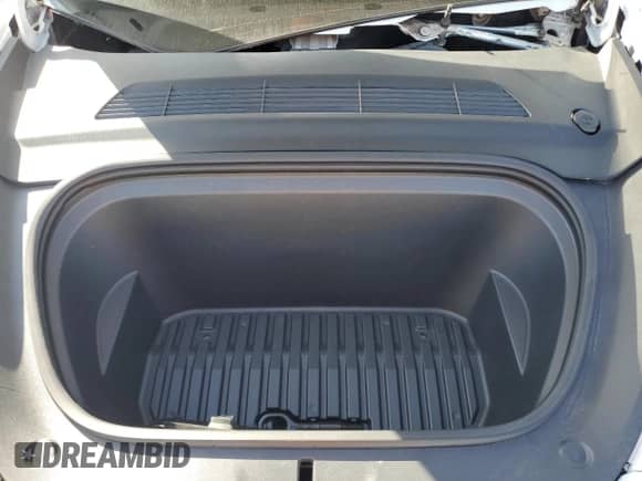 2022 Tesla Model Y Long Range с VIN 7SAYGDEE4NF339544, выставлен на аукционе Copart как лот 84565635 с пробегом 54 231 миль миль и Списание • Salvage title. История ставок и продаж доступна на DreamBid. Изображение 11.