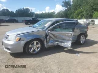 2014 Dodge Avenger SE z VIN 1C3CDZAB7EN108488, wystawiony jako Copart lot #62464795 z przebiegiem 94 579 mil mil oraz Szkoda całkowita • Salvage title. Historia ofert i sprzedaży dostępna na DreamBid. Obrazek 1.