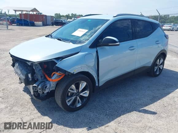 2023 Chevrolet Bolt EUV LT z VIN 1G1FY6S06P4103860, wystawiony jako IAAI lot #43081647 z przebiegiem 37 824 mil mil oraz . Historia ofert i sprzedaży dostępna na DreamBid. Obrazek 2.