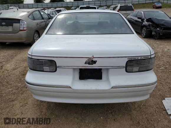 1994 Chevrolet Caprice с VIN 1G1BN52W5RR190954, выставлен на аукционе Copart как лот 37141564 с пробегом Не указан миль и Списание • Salvage title. История ставок и продаж доступна на DreamBid. Изображение 6.