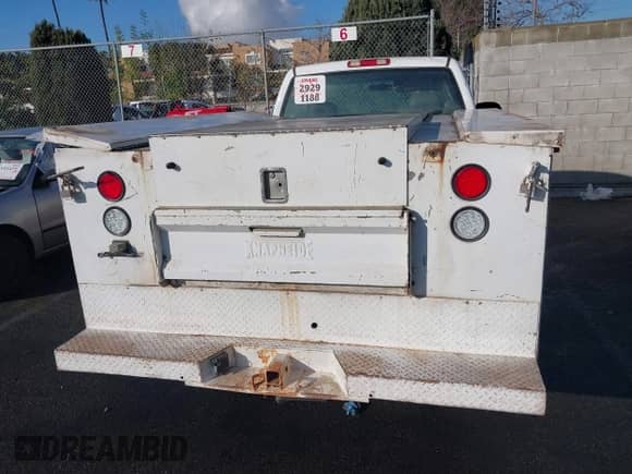 1999 Chevrolet Silverado 2500 с VIN 1GCGC24U3XE170980, выставлен на аукционе IAAI как лот 41411196 с пробегом Не указан миль и . История ставок и продаж доступна на DreamBid. Изображение 16.