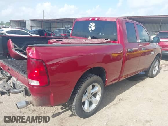 2013 Ram 1500 Express z VIN 1C6RR6FT6DS665729, wystawiony jako IAAI lot #42543366 z przebiegiem 226 068 mil mil oraz . Historia ofert i sprzedaży dostępna na DreamBid. Obrazek 4.