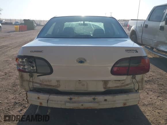 2005 Chevrolet Malibu Classic z VIN 1G1ND52F55M178374, wystawiony jako IAAI lot #41985472 z przebiegiem 88 399 mil mil oraz . Historia ofert i sprzedaży dostępna na DreamBid. Obrazek 17.