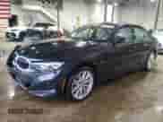 2023 BMW 3 Series 330e xDrive z VIN 3MW39FS08P8C88897, wystawiony jako Copart lot #51423425 z przebiegiem 16 163 mil mil oraz Szkoda całkowita • Salvage title. Historia ofert i sprzedaży dostępna na DreamBid. Obrazek 1.