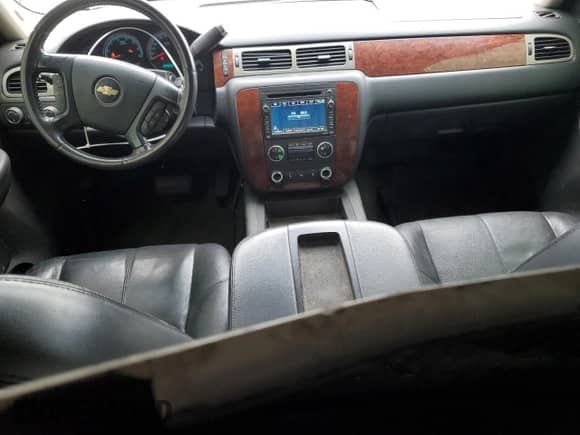 2009 Chevrolet Tahoe с VIN 1GNFK135X9R287655, выставлен на аукционе Copart как лот 72024565 с пробегом 204 859 миль миль и На запчасти • Non repairable. История ставок и продаж доступна на DreamBid. Изображение 8.