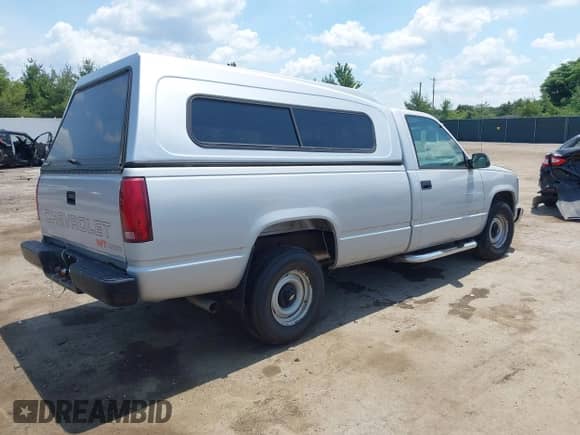 1995 Chevrolet Silverado 1500 z VIN 1GCEC14Z2SZ122630, wystawiony jako IAAI lot #42616231 z przebiegiem Nie podano mil oraz . Historia ofert i sprzedaży dostępna na DreamBid. Obrazek 4.